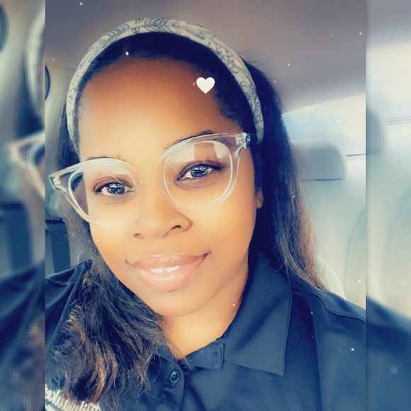 Meet your Posher, Cormelia - Picture 1 of 1